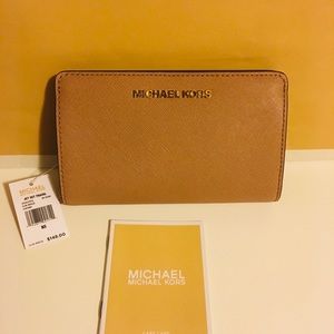 Michael Kors Wallet ,Jet Set Travel , DK Khaki